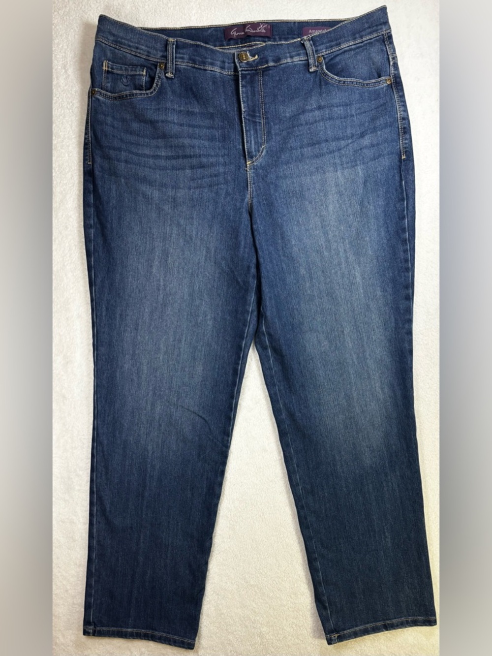 Amanda by Gloria Vanderbilt 16W jeans, soft medium wash with gentle fading